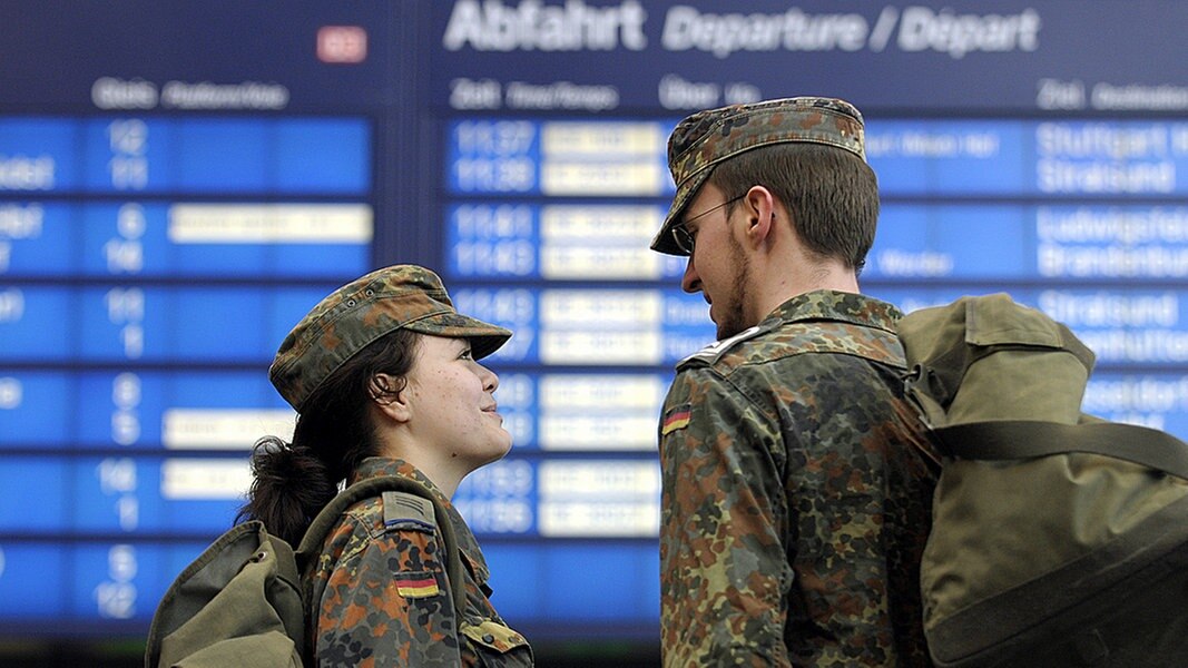 CDU Soldaten sollen auch im Nahverkehr gratis fahren