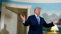 US-Präsident Trump verkündet Ausstieg aus dem Atomdeal mit Iran. US-Präsident Trump verkündet Ausstieg aus dem Atomdeal mit Iran. © Ting Shen/Xinhua/dpa Foto: Ting Shen