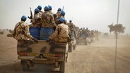 Eine Militärdelegation aus Bamako trifft in Tessalit im Norden Malis ein © UN Foto: Marco Dormino