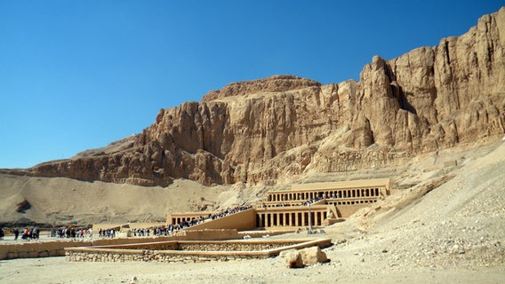 Der Hatschepsut Tempel in Luxor in Ägypten © NDR Foto: Isa Hoffinger
