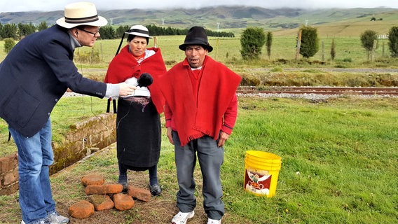 Der letzte Eishändler des Chimborazo ist Ushkar Baltasar in Urbina, Der letzte Eishändler des Chimborazo ist Ushkar Baltasar in Urbina, © NDR Foto: Solange Molina de Becker