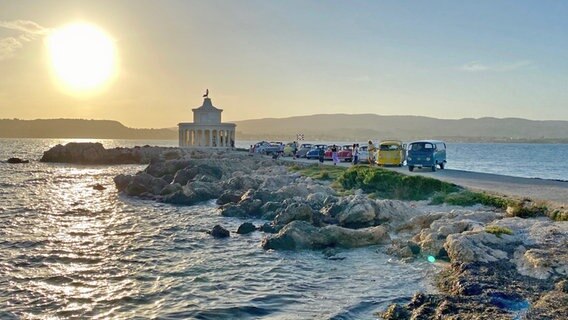 Der Leuchtturm zum "Heiligen Theodor" auf Kefalonia am Ionischen Meer in Griechenland © NDR Foto: Till Lehmann