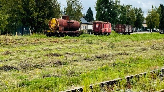 Rostende alte Loks beim alten Bahnhof Monschau, NRW © NDR Foto: Astrid Corall