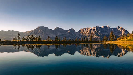 Die Landschaft rund um den zerklüfteten Berg Wilder Kaiser in Tirol © NDR Foto: Alexander Tempel