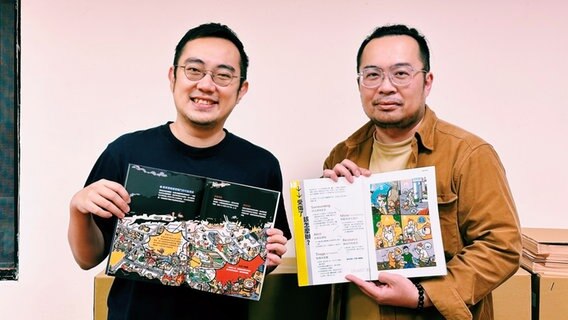 Hung Kuo-Chun und Hsiao Chang-Chan von der Bürgerinitiative Watchout. Hung Kuo-Chun und Hsiao Chang-Chan von der Bürgerinitiative Watchout. © ARD