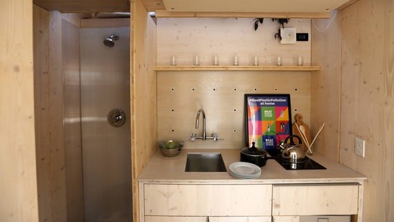 Die Küche eines Tiny Houses das von den Vereinten Nationen und der Universität in Yale gemeinsam entwickelt wurde. © United Nations 