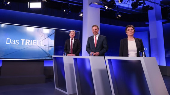 Das Studio des TV-Triells  Foto: Christian Charisius/dpa