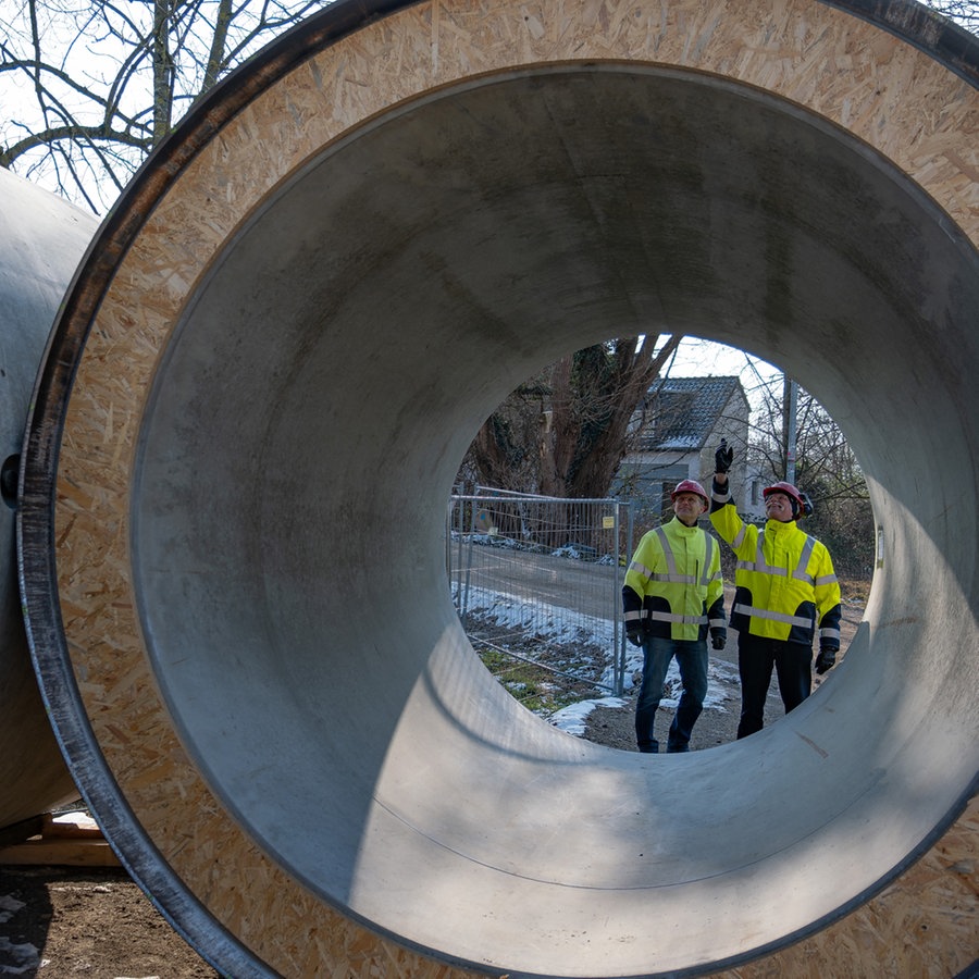 Blick in die Röhre der Bohrmaschine, mit der ein neuer Tunnel gebohrt wird für Fernwärme, Wasser- und Stromleitungen unter dem Mittellandkanal © Enercity AG Foto: Enercity AG