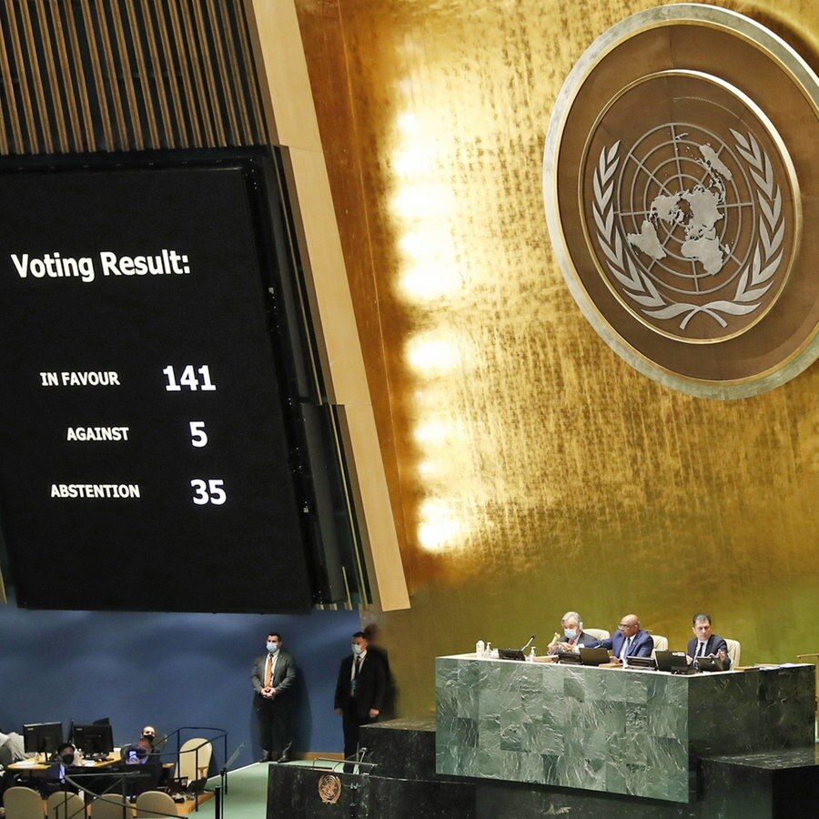 Die Vollversammlung der Vereinten Nationen hat am 2. März 2022 in New York über eine Resolution gegen Russland wegen des Einmarsches in die Ukraine abgestimmt. © picture alliance / newscom | John Angelillo Foto: John Angelillo