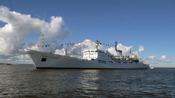 Russian naval exploration ship "Admiral Vladimirsky" In July 2020 on a ship parade © picture alliance / ZUMAPRESS.com |  Alexei Druzhinin/Kremlin Pool. Photo: The Image Alliance/ZUMAPRESS.com |  Alexey Druzhinin / The Kremlin Pool