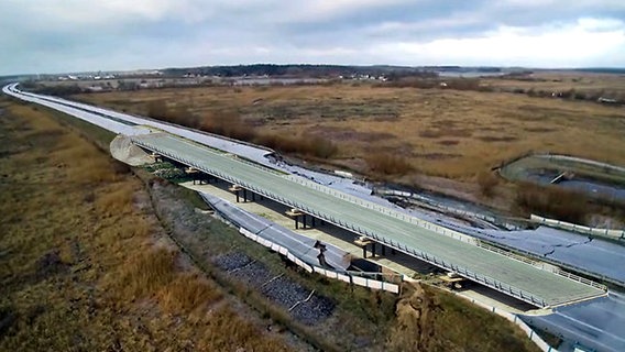 Grafisches Modell der Stahlbehelfsbrücke für die abgesackte A 20 © Infrastrukturministerium Foto: Infrastrukturministerium