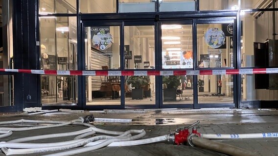 Gesprengter Geldautomat in Broderstorf. © NDR 
