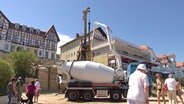 Bauarbeiten an einem Hotel direkt an der Promenade von Bansin auf Usedom. © NDR 