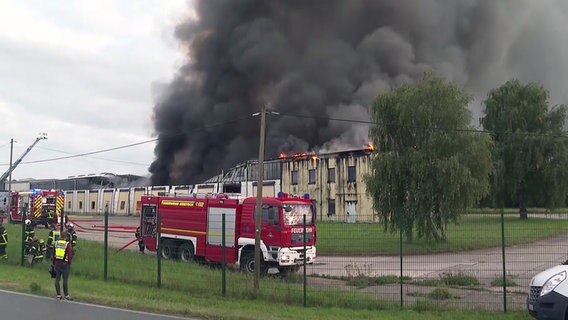 Rostock: Brand im Überseehafen © NDR Foto: NDR