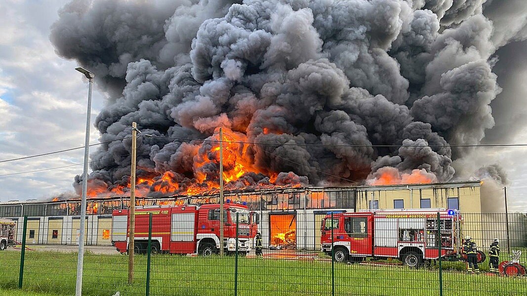 Rostock: Ermittlungen nach Großbrand in Rostock