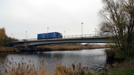 Marode Vorpommernbrücke in Rostock © NDR Foto: Max Fuhrmann