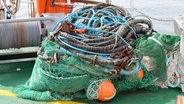 Taue und Netze an Bord des Forschungsschiffs "Clupea"  Foto: Claudio Campagna