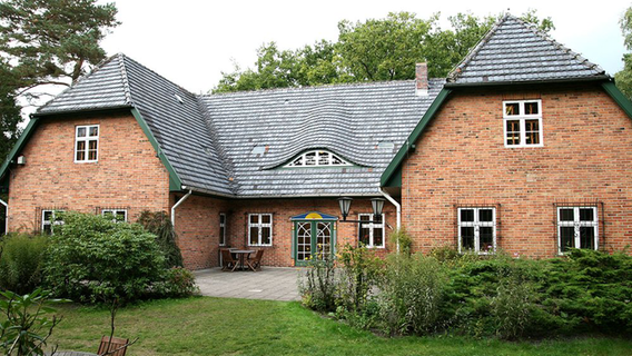 Das Backsteingebäude des Darß-Museums im Ostseebad Prerow. © Darß-Museum Foto: Hanna Treuger