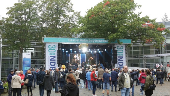Die Bühne beim NDR Funkhausfest zum 30. Geburtstag. © NDR Foto: Svenja Pohlmann