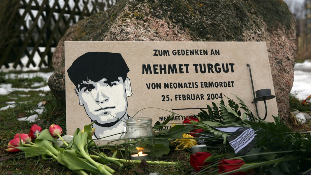 Rostock: Gedenkfeier für NSU-Opfer Mehmet Turgut