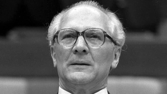 Erich Honecker © Bundesarchiv Foto: Rainer Mittelstädt
