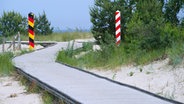 Grenzpfeiler an der deutsch-polnischen EU-Binnengrenze auf der Insel Usedom © dpa-Bildfunk Foto: Stefan Sauer