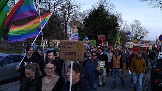 Demonstration in Grevesmühlen © NDR/ Christoph Woest 