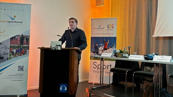 Steven Giermann ist der neue Vorsitzende des Kreissportbundes Mecklenburgische Seenplatte © NDR Foto: Thomas Köhler