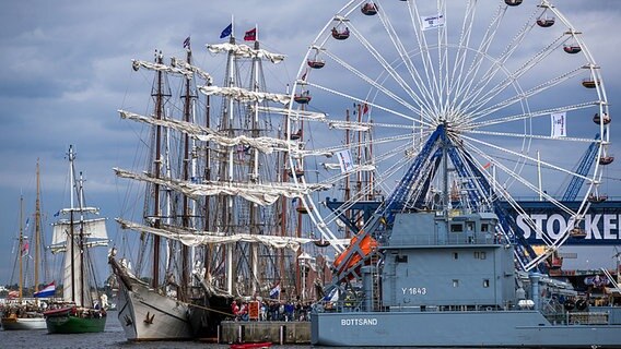 Hanse Sail © dpa-Bildfunk Foto: Jens Büttner