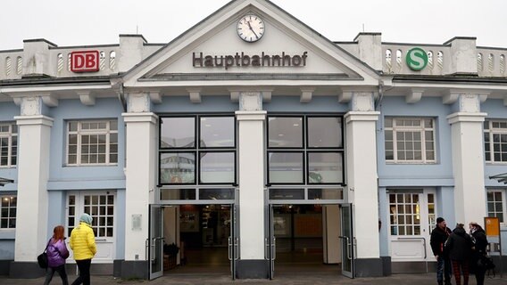 Der Hauptbahnhof der Hansestadt Rostock © picture alliance/dpa | Bernd Wüstneck Foto: picture alliance/dpa | Bernd Wüstneck
