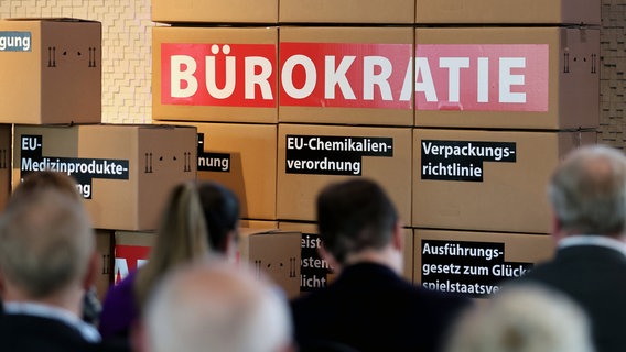 Wirtschaftsempfang der IHK Neubrandenburg: © dpa-Bildfunk Foto: Bernd Wüstneck