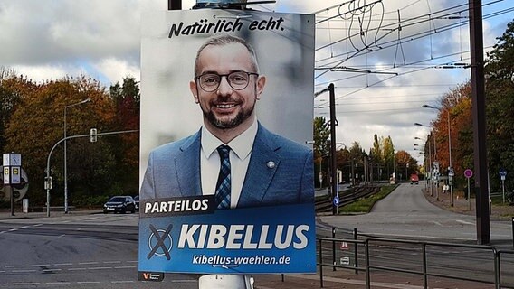Wahlplakat von Jörg Kibellus, fraktionsloser OB-Kandidat. © NDR.de Foto: Marian Thürmer/NDR.de