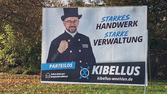 Wahlplakat von Jörg Kibellus, fraktionsloser OB-Kandidat. © NDR.de Foto: Judith Greitsch/NDR.de