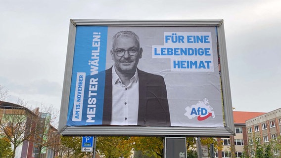 Wahlplakat von Michael Meister, OB-Kandidat der AfD in Rostock. © NDR.de Foto: Judith Greitsch/NDR.de