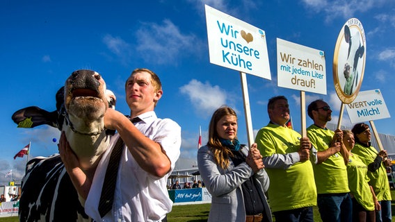 Milchbauer protestieren gegen die niedrigen Milchpreise © DPA-Bildfunk Foto: Jens Büttner