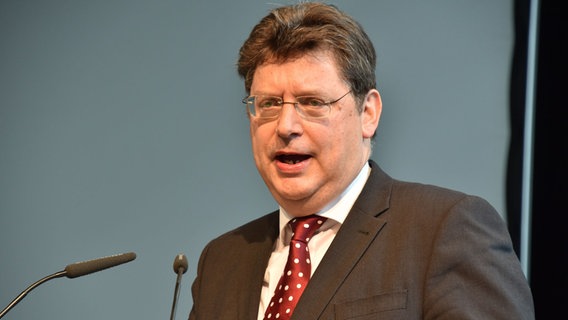 Reinhard Meyer (SPD) © Picture Alliance Foto: Horst Galuschka