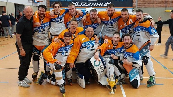 Neubrandenburg Blizzards nach dem Sieg in der Landesliga © NDR MV Foto: Stefan Thoms