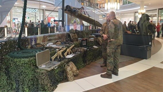 11112024 Bundeswehr im Gespräch © Wiebke Heiden 