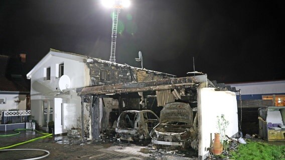 Brand Carport Haus HRO Brand Carport Haus HRO © NonstopNews Rostock Foto: Stefan Tretropp