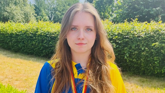 Lucy Lindner vom MSC Waren wurde vom Deutschen Bohle Kegler Verband als Sportlerin des Jahres 2024 ausgezeichent. Lucy Lindner vom MSC Waren wurde vom Deutschen Bohle Kegler Verband als Sportlerin des Jahres 2024 ausgezeichent. © NDR