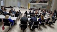 Plenarsaal im Landtag von Mecklenburg-Vorpommern in Schwerin © Bernd Wüstneck 