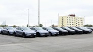 Teslas am Rostocker Hafen. © Wiebke Drescher 