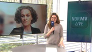 NDR MV Live Moderatorin Franziska Amler mit der Anwältin Gesa Stückmann im Interview © NDR Foto: NDR