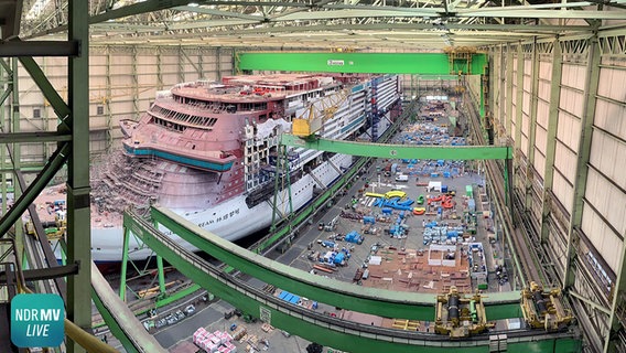 Das Kreuzfahrtschiff "Global 1" ist zu rund 80 Prozent fertiggestellt © NDR Foto: NDR