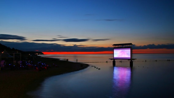 Toller Abendhimmel zum Sommerkino am Heringsdorfer Ostseestrand. © Anke Hanusik aus Grimmen 