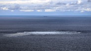 Dänemark, Ostsee: Auf diesem von den dänischen Streitkräften zur Verfügung gestellten Foto sind Blasen und Strudel auf der Wasseroberfläche über einem Gasleck in der Ostsee zu sehen. © Rune Dyrholm/Armed Forces of Denmark/AP/dpa Foto: Rune Dyrholm/Armed Forces of Denmark/AP/dpa