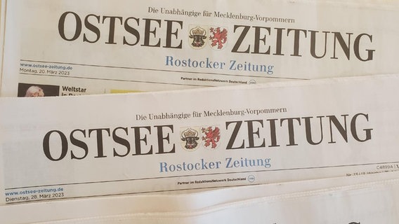 Drei Titelseiten der Ostsee-Zeitung liegen übereinander. © Andreas Frost Foto: Andreas Frost