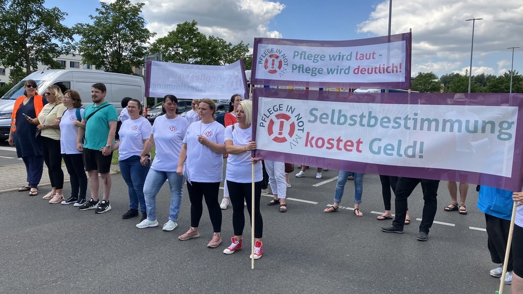 Pflegekräfte schlagen Alarm: Demos in neun Städten