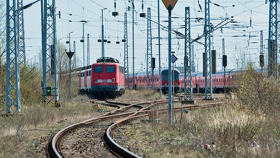 Das Bahngelände Sassnitz-Mukran auf der Insel Rügen © dpa-Bildfunk Foto: Stefan Sauer