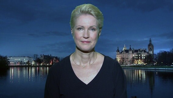 Ministerpräsidentin Manuela Schwesig (SPD) in der Aufzeichnung für die ARD-Sendung "Bericht aus Berlin".  